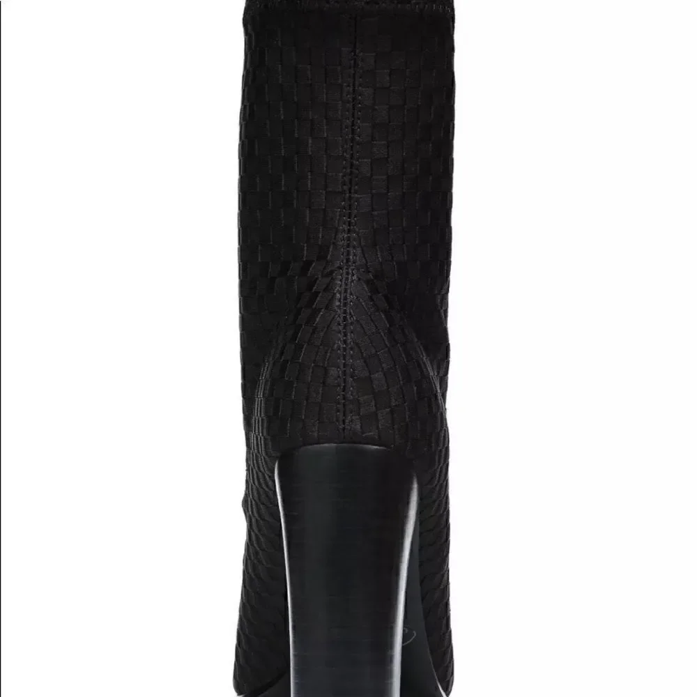 Fergie Women’s Taryn Ankle Boot,  Black 6 M